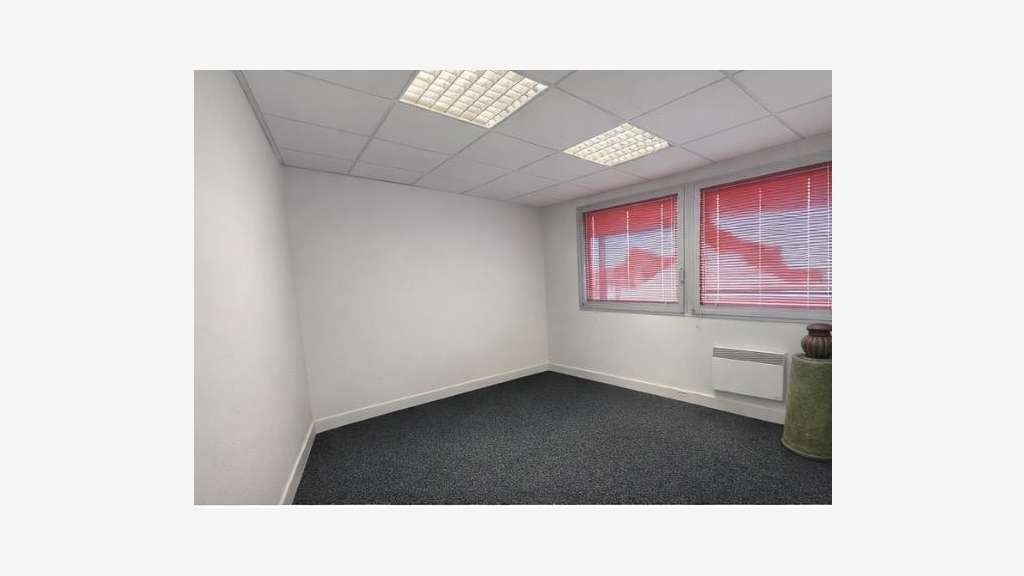 Vente bureau de 60m² proche future gare à Rouen