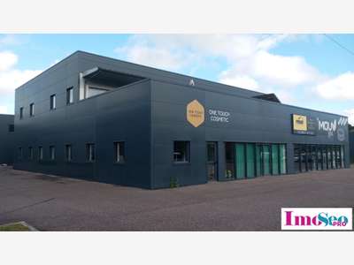 Bureaux 283m² à vendre à Saint-Aubin-de-Médoc N215