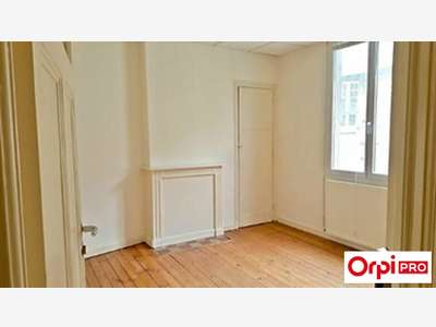 A vendre bureaux divisibles Gare SNCF Saint-Brieuc