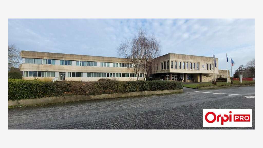 A vendre bureaux 4606m² sur 2 étages à St-Brieuc