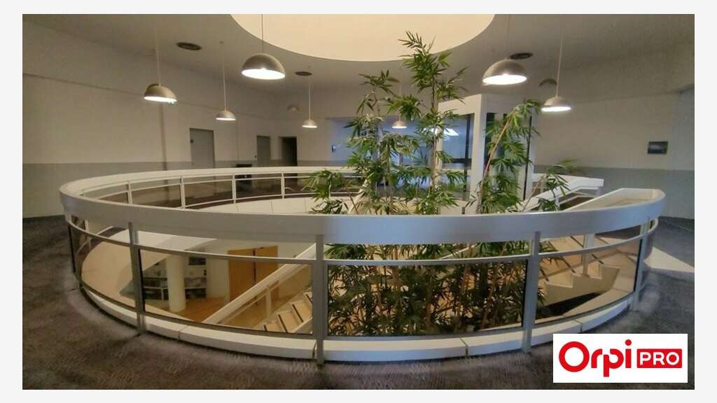 A vendre bureaux 4606m² sur 2 étages à St-Brieuc