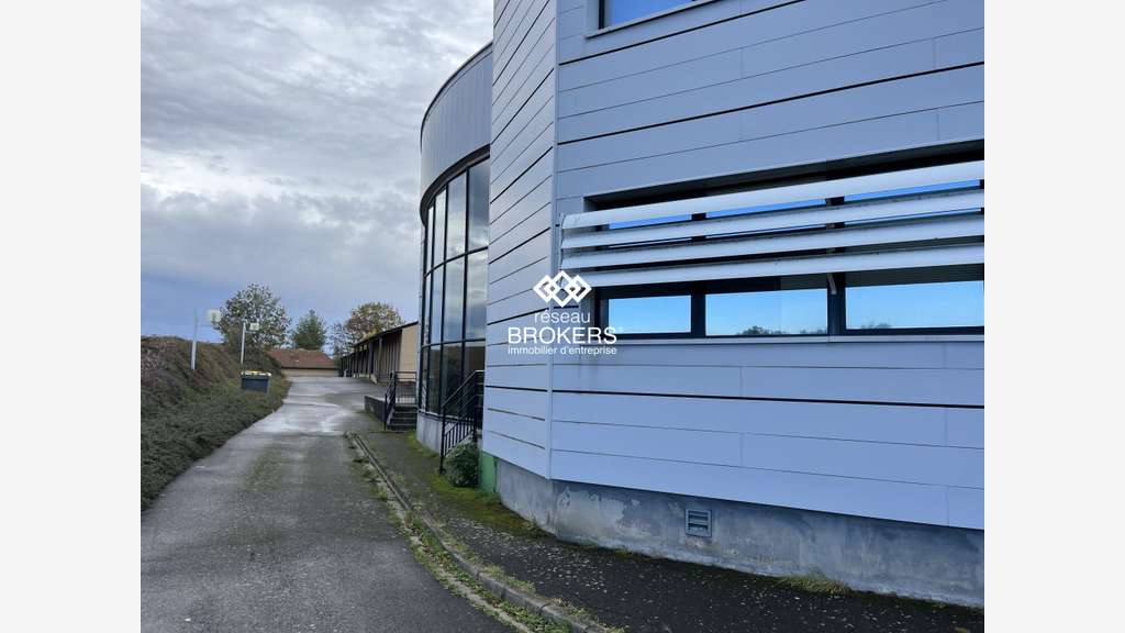 Vente bâtiment tertiaire atypique ZI Croix Bayard
