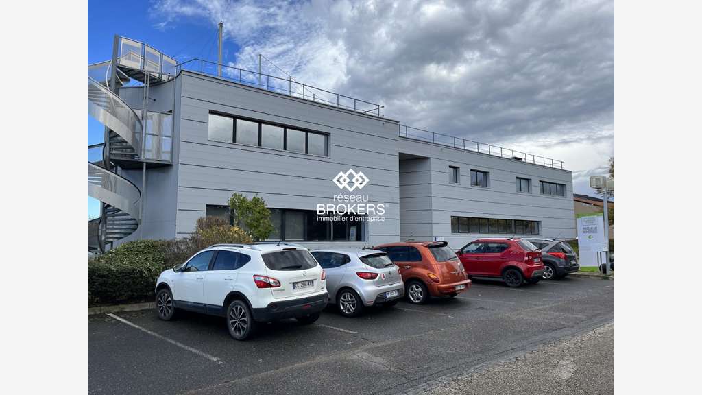 Vente bâtiment tertiaire atypique ZI Croix Bayard