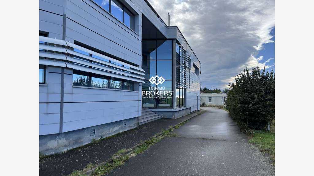 Vente bâtiment tertiaire atypique ZI Croix Bayard