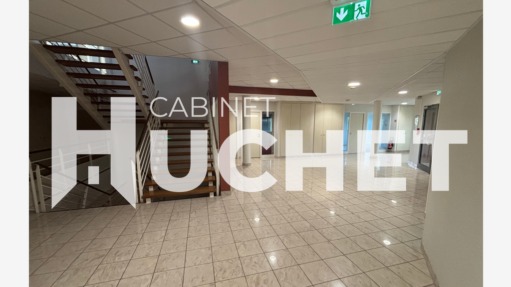 Immeuble de bureaux 981m² à vendre à Saint-Contest