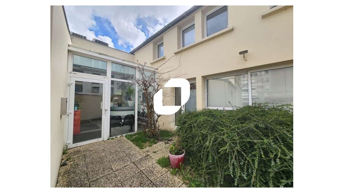 Vente Bureaux 383m² Saint cyr l'ecole