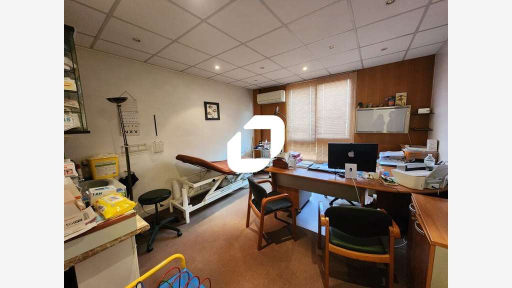 Vente Bureaux 383m² Saint cyr l'ecole