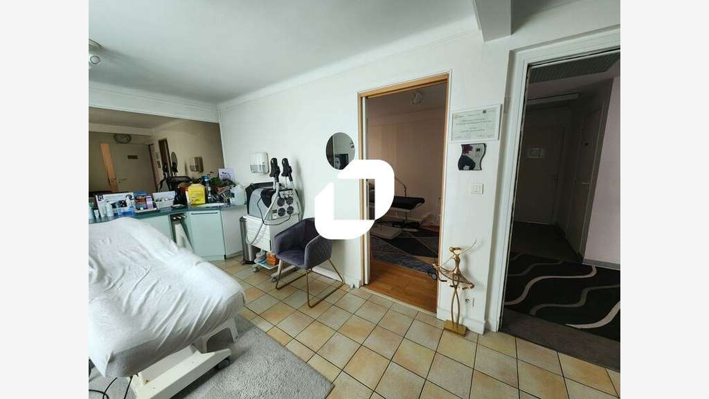 Vente Bureaux 383m² Saint cyr l'ecole