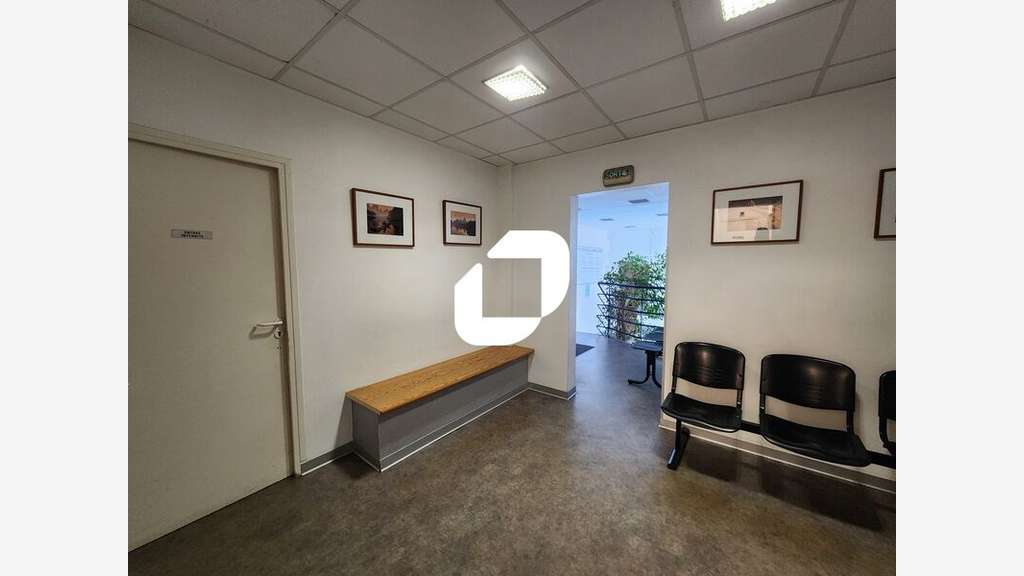 Vente Bureaux 383m² Saint cyr l'ecole