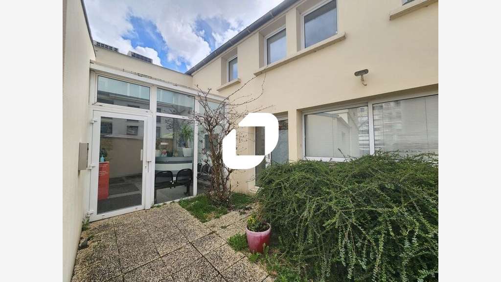 Vente Bureaux 383m² Saint cyr l'ecole
