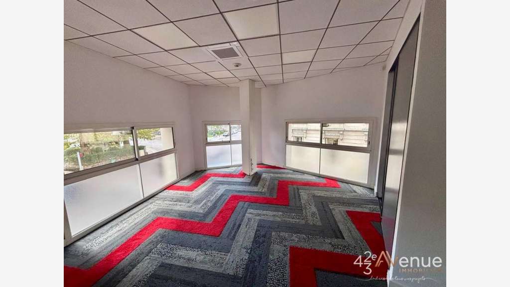 Vente bureau 275m² d'angle Saint-Etienne Bellevue