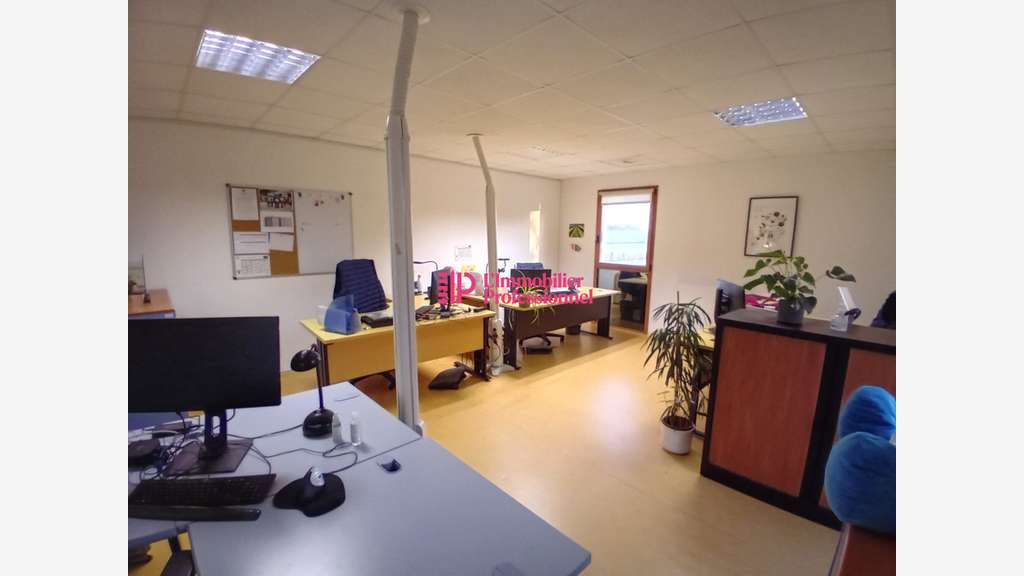 Immeuble bureaux 764m² à vendre ZI Saint Evarzec