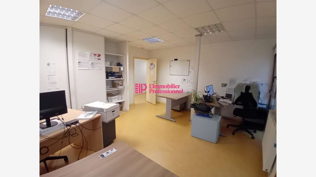 Immeuble bureaux 764m² à vendre ZI Saint Evarzec