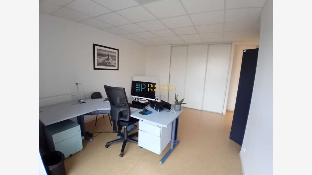 Immeuble bureaux 764m² à vendre ZI Saint Evarzec
