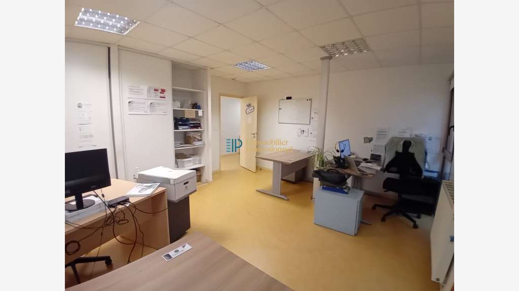 Immeuble bureaux 764m² à vendre ZI Saint Evarzec