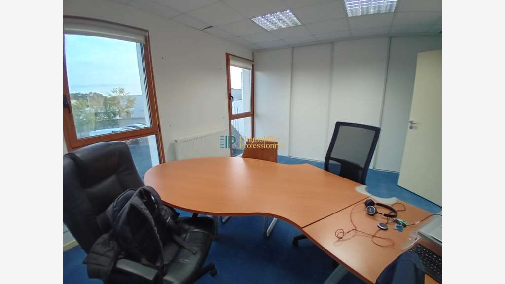 Immeuble bureaux 764m² à vendre ZI Saint Evarzec