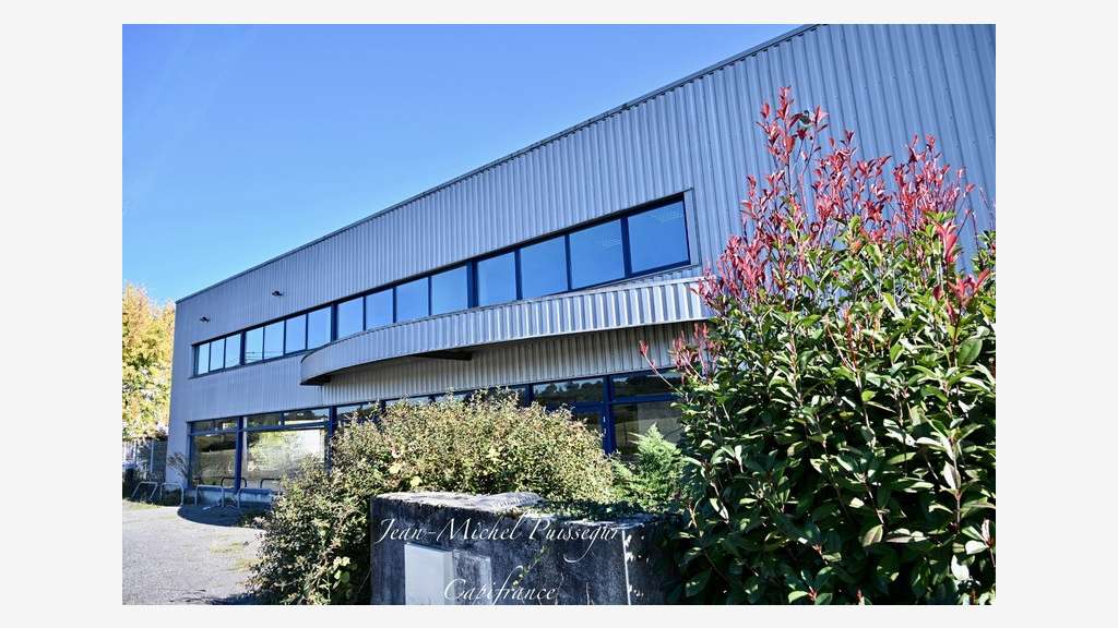 Locaux 2400m² à vendre à St Gaudens 