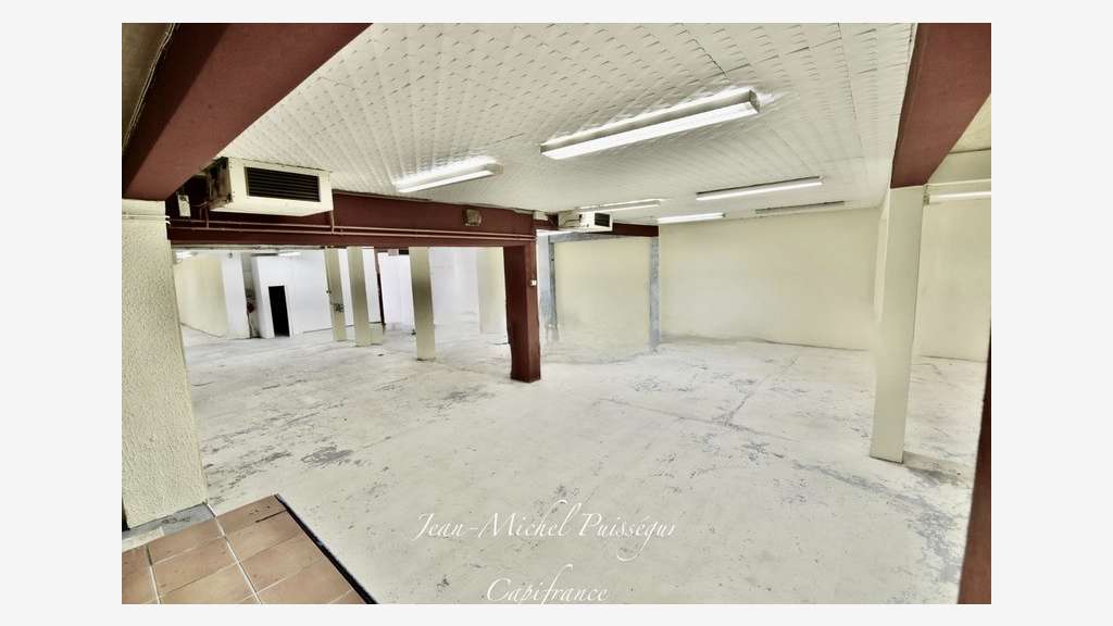 Entrepôt bureaux 420m² à vendre à Saint Gaudens 31