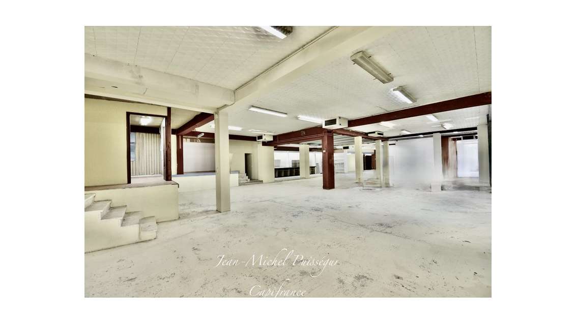 Entrepôt bureaux 420m² à vendre à Saint Gaudens 31
