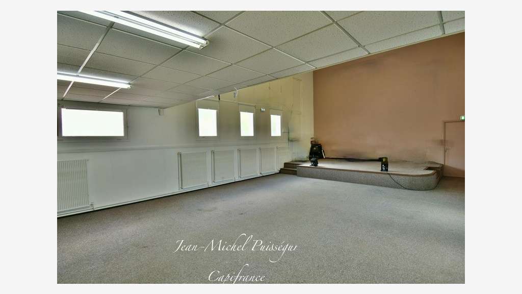 A vendre local professionnel 170m² Saint Gaudens