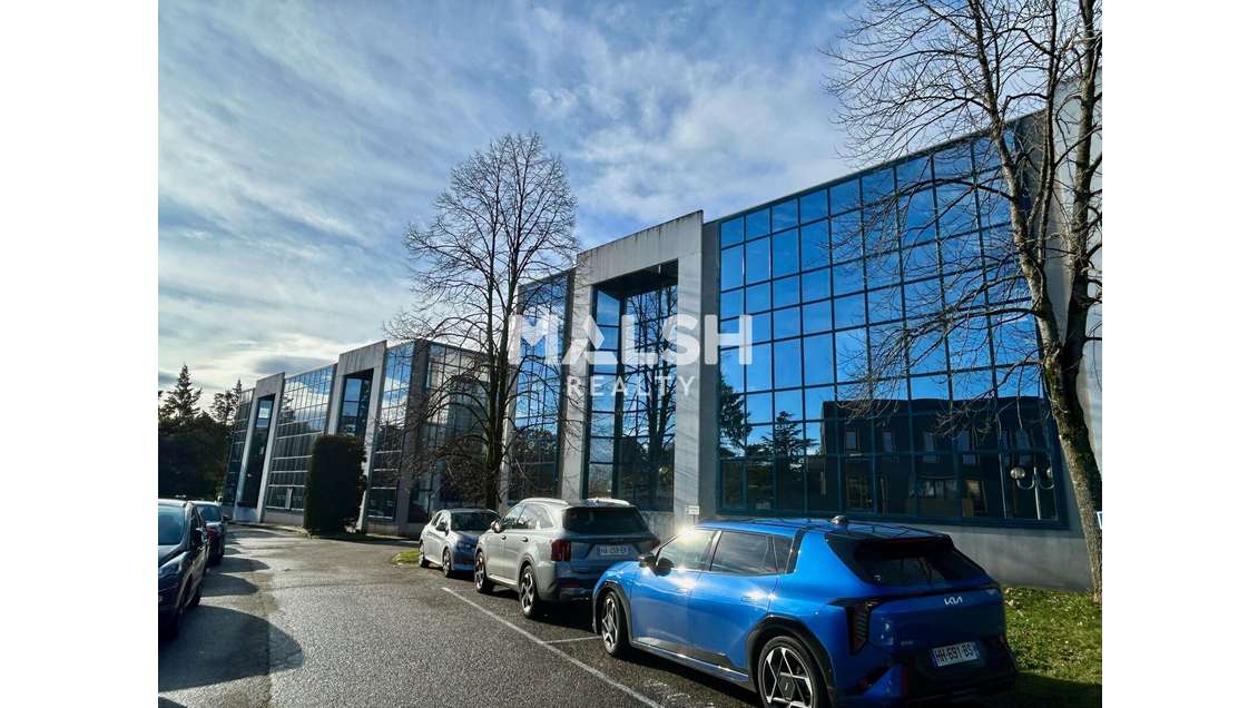 A vendre ou à louer bureaux 450m² à Saint Genis