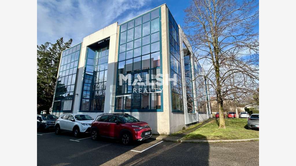 A vendre ou à louer bureaux 450m² à Saint Genis
