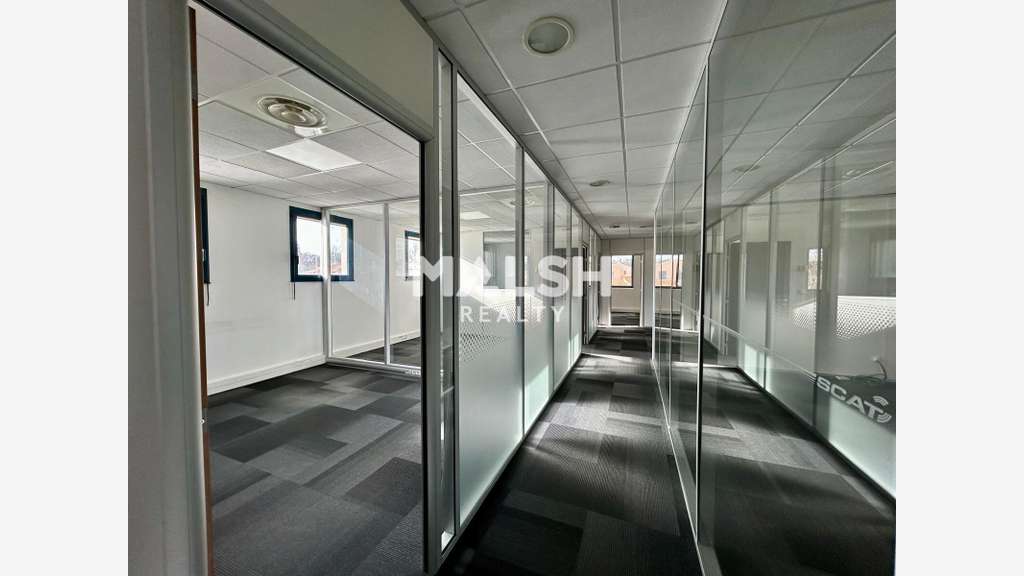 A vendre ou à louer bureaux 450m² à Saint Genis