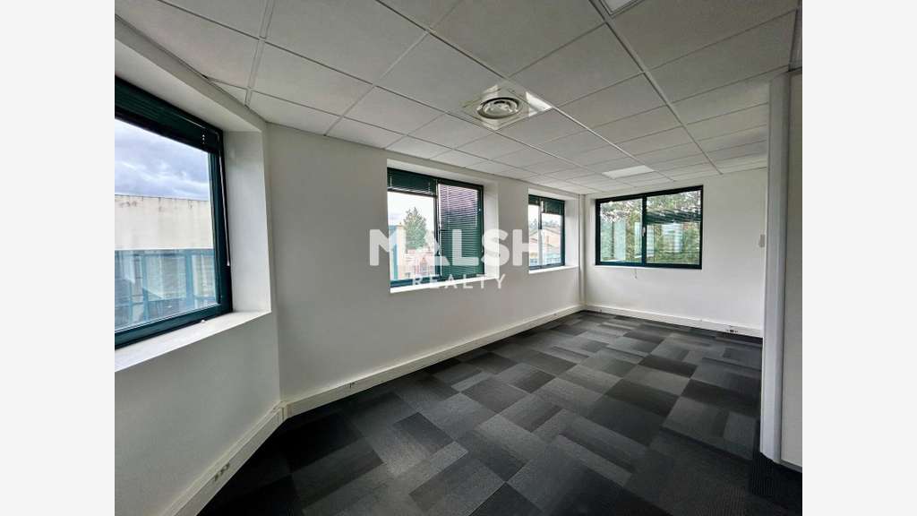 A vendre ou à louer bureaux 450m² à Saint Genis