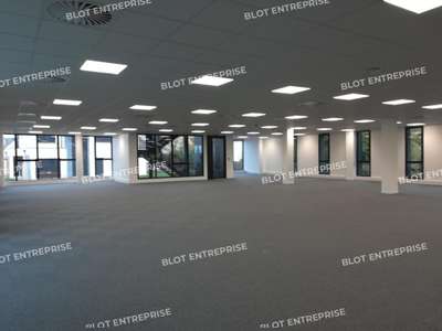 A vendre bureaux de 1116m² en R+3 à Saint Grégoire