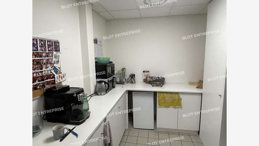 A louer/ à vendre bureaux 344m² à Saint-Grégoire