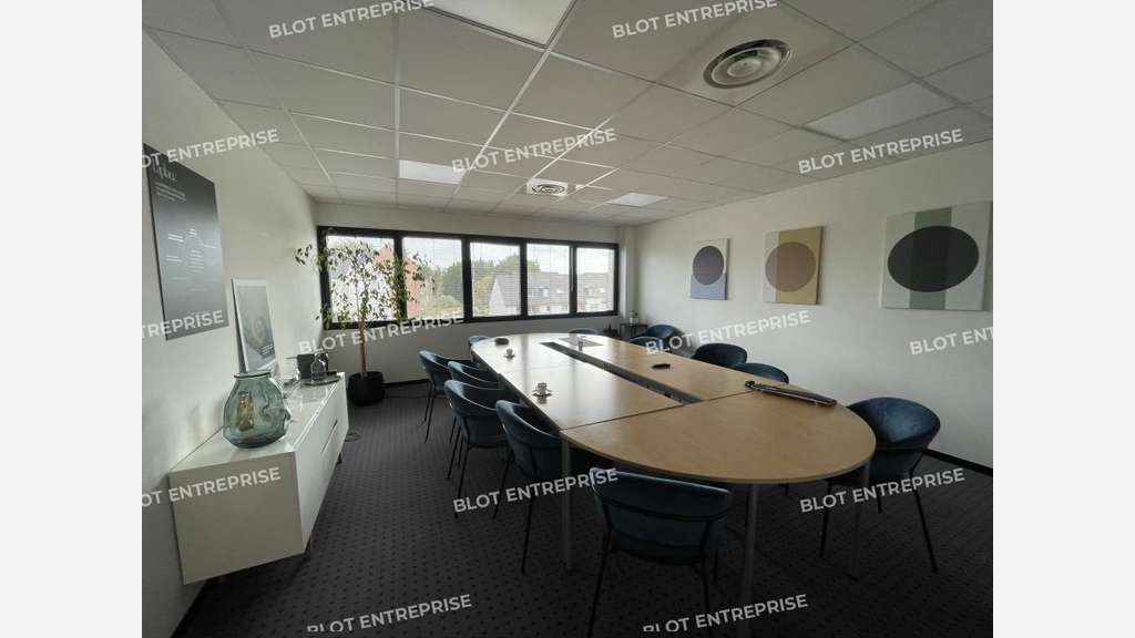 A louer/ à vendre bureaux 344m² à Saint-Grégoire