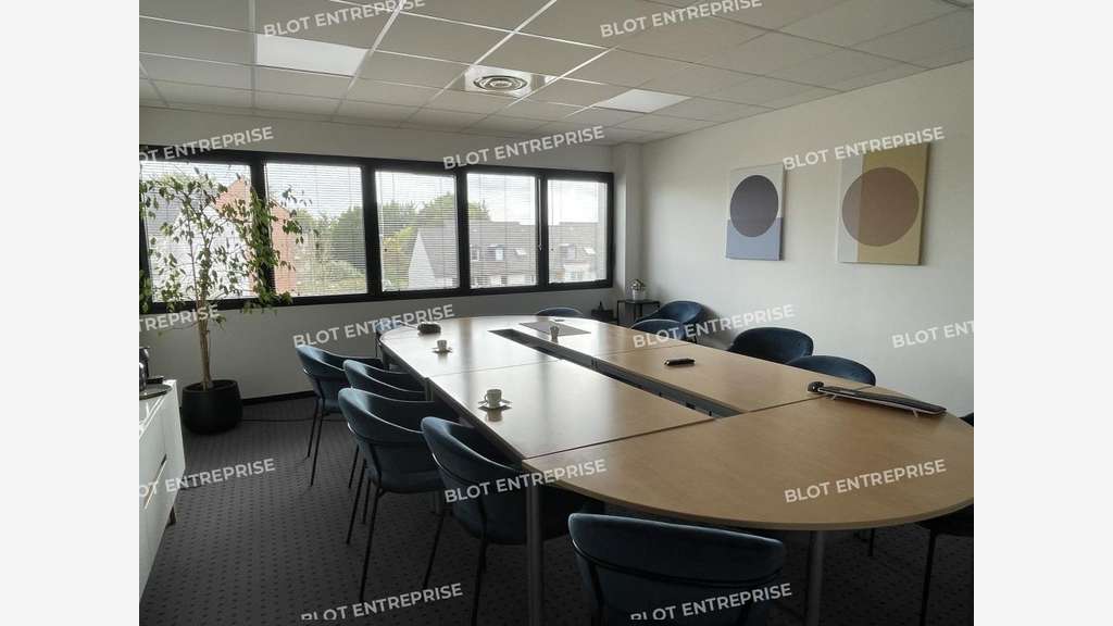 A louer/ à vendre bureaux 344m² à Saint-Grégoire