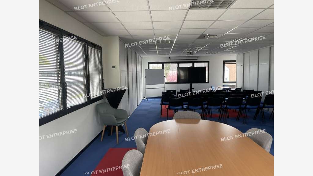 A louer/ à vendre bureaux 344m² à Saint-Grégoire