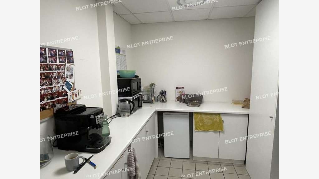 A louer/ à vendre bureaux 155m² à Saint-Grégoire