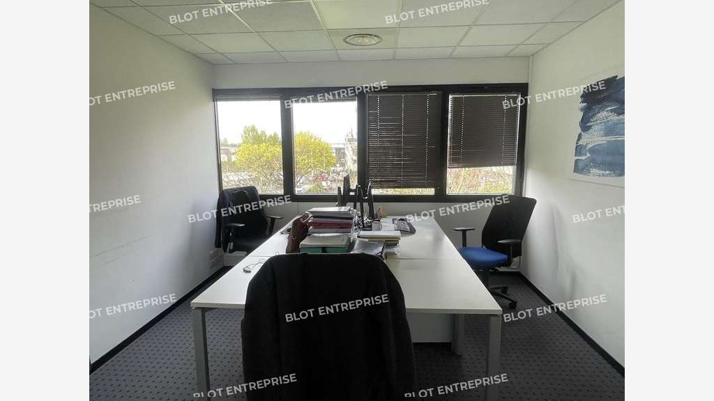 A louer/ à vendre bureaux 155m² à Saint-Grégoire
