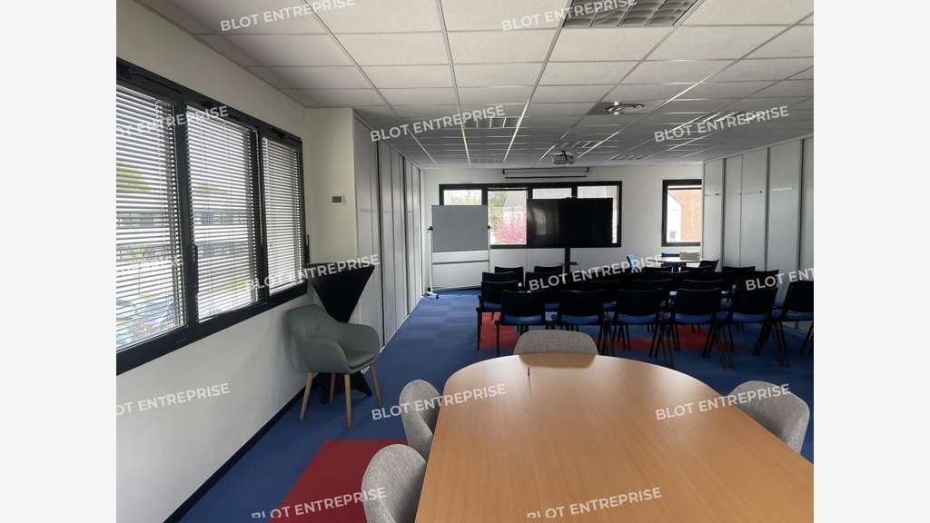 A louer/ à vendre bureaux 189m² à Saint-Grégoire