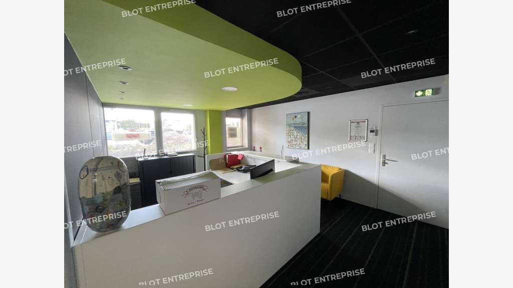 Bureaux 157m² à vendre à Saint-Grégoire