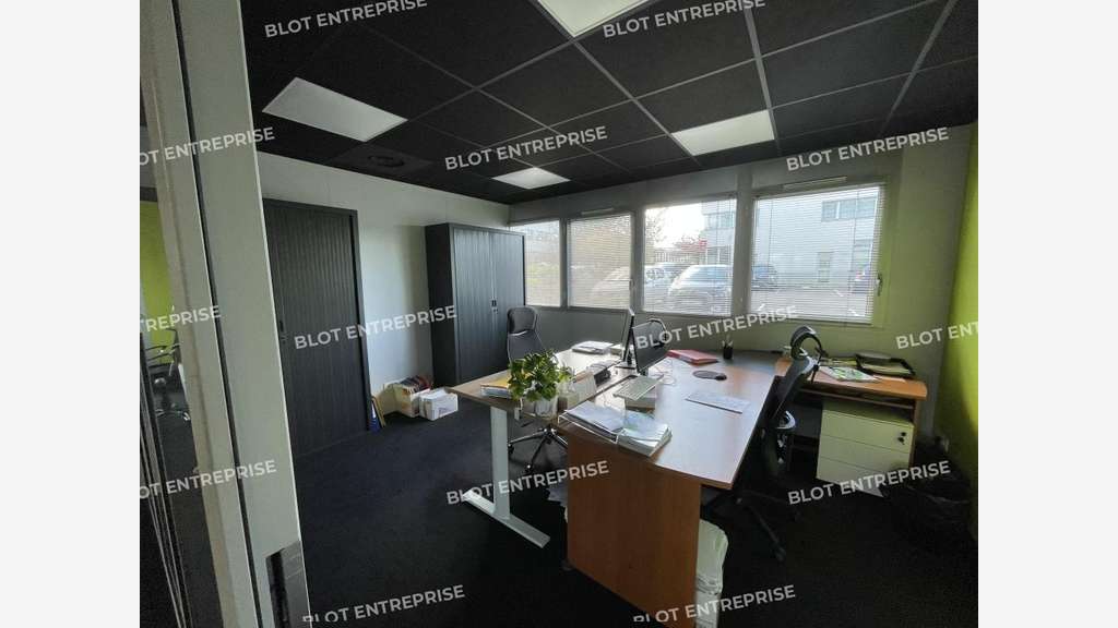 Bureaux 157m² à vendre à Saint-Grégoire