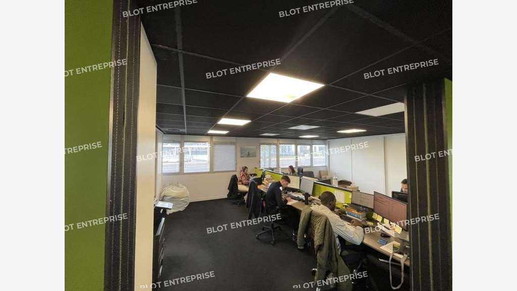 Bureaux 157m² à vendre à Saint-Grégoire