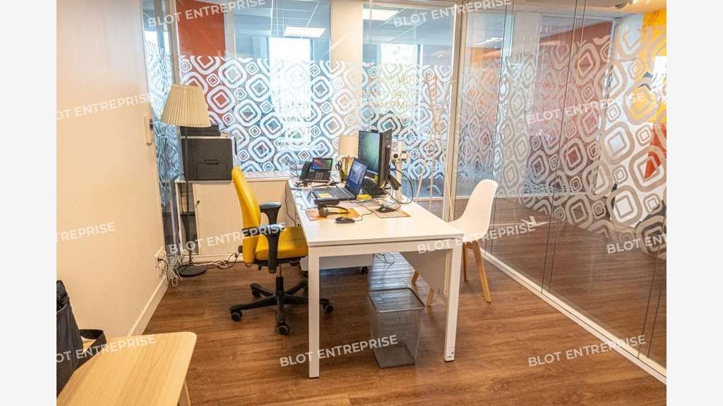 Vente magnifiques bureaux 600m² St Herblain Zénith