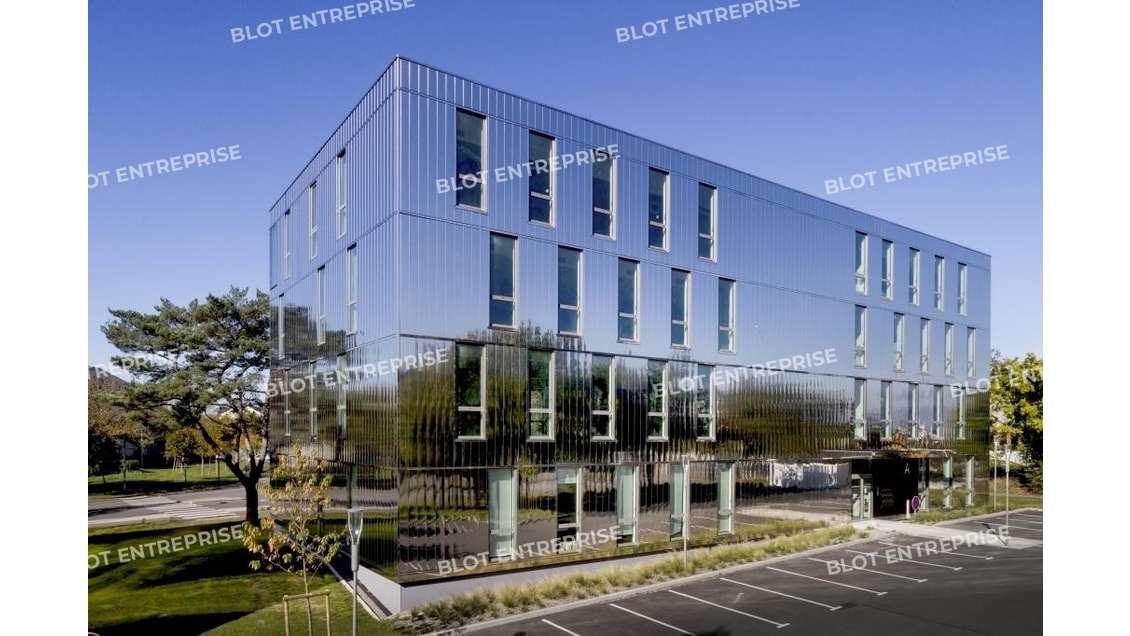 Vente magnifiques bureaux 600m² St Herblain Zénith