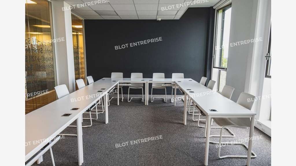 Vente magnifiques bureaux 600m² St Herblain Zénith