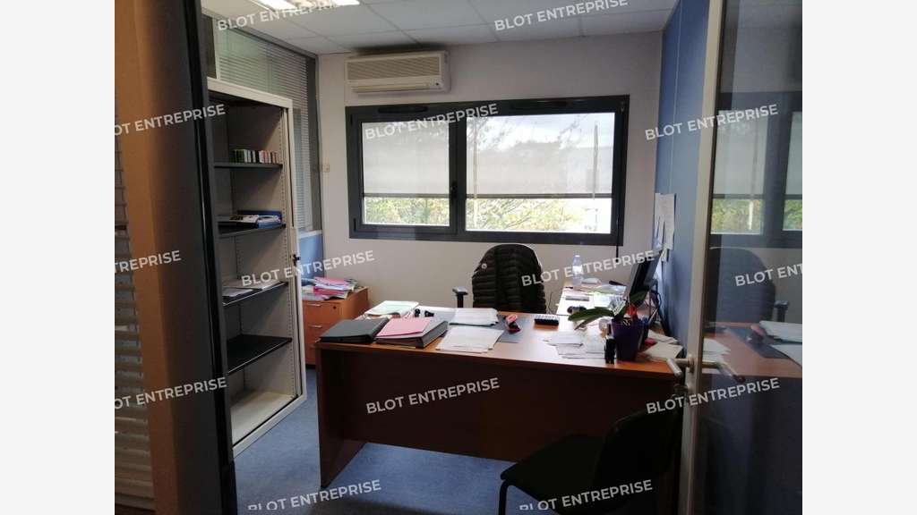 A louer à vendre bureaux 203m² à Saint Herblain