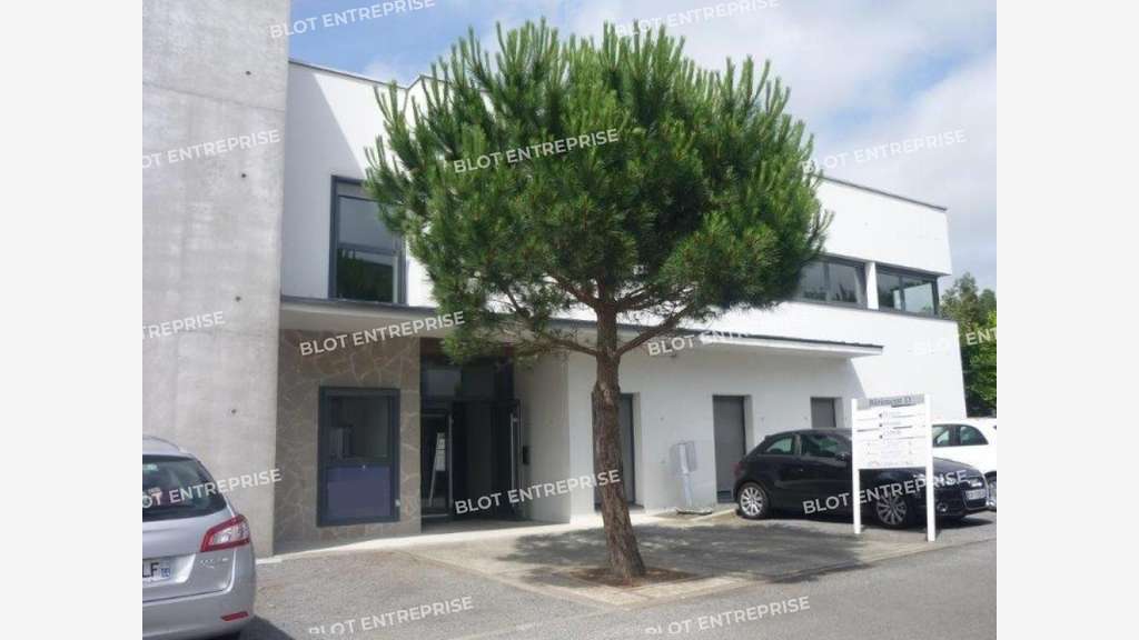 A louer à vendre bureaux 203m² à Saint Herblain