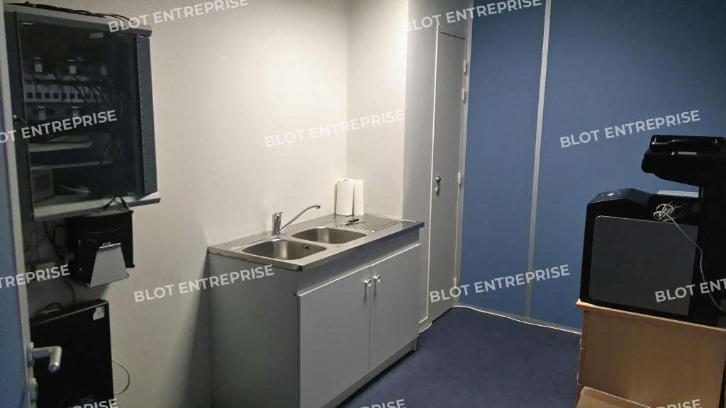 A louer à vendre bureaux 203m² à Saint Herblain