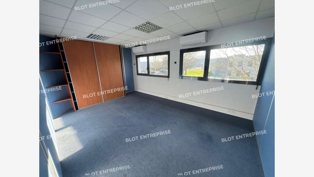 A louer à vendre bureaux 203m² à Saint Herblain