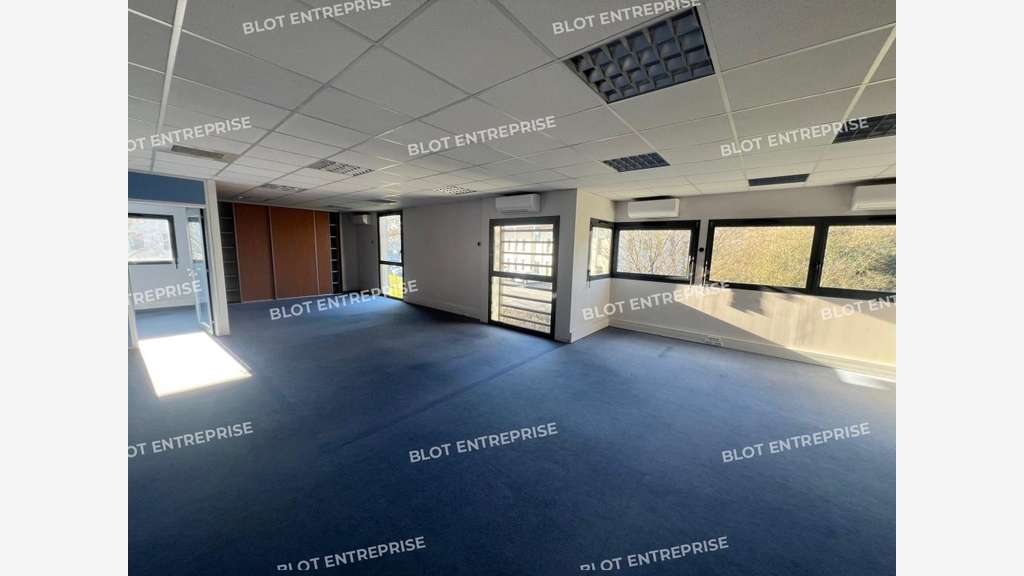 A louer à vendre bureaux 203m² à Saint Herblain