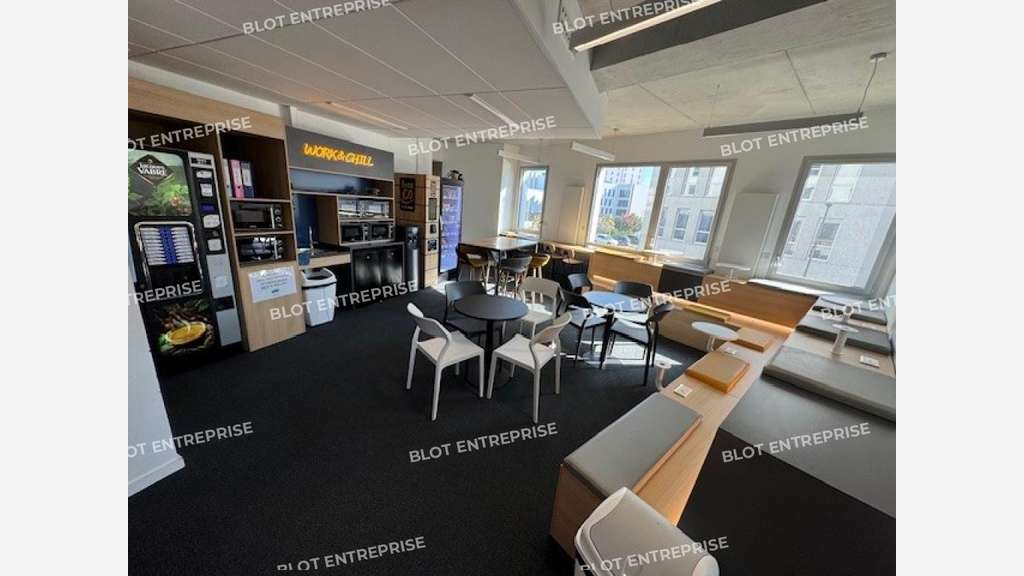 Bureaux 4411m² à Saint-Herblain Parc Bagatelle