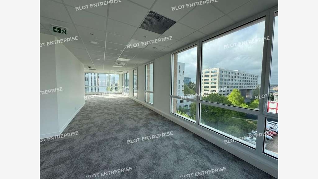 A vendre/a louer bureaux neufs 350m² La Courrouze