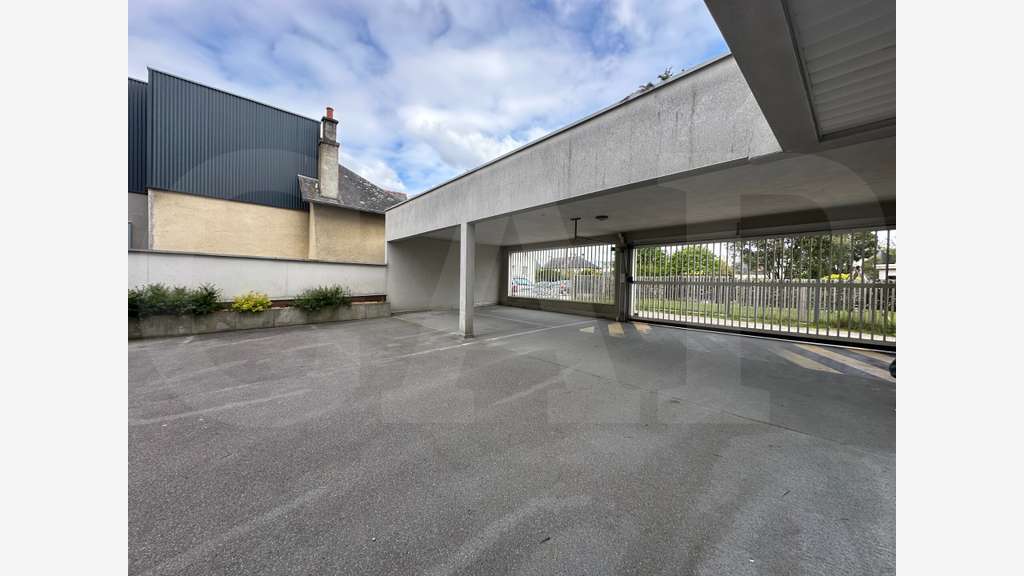 Vente bureaux 156m² à Saint Jacques de la Lande